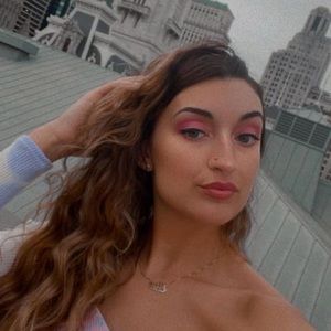 Meet your Posher, Mia